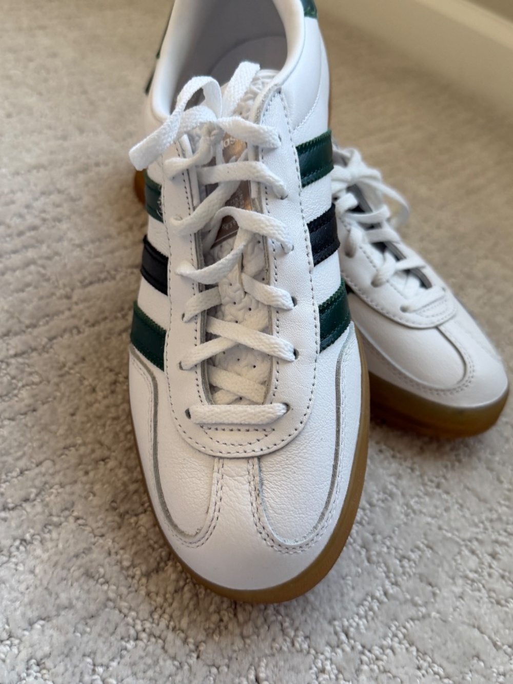 NWT Adidas Originals Gazelle Indoor gum sole sneakers in white and green - Picture 9 of 12